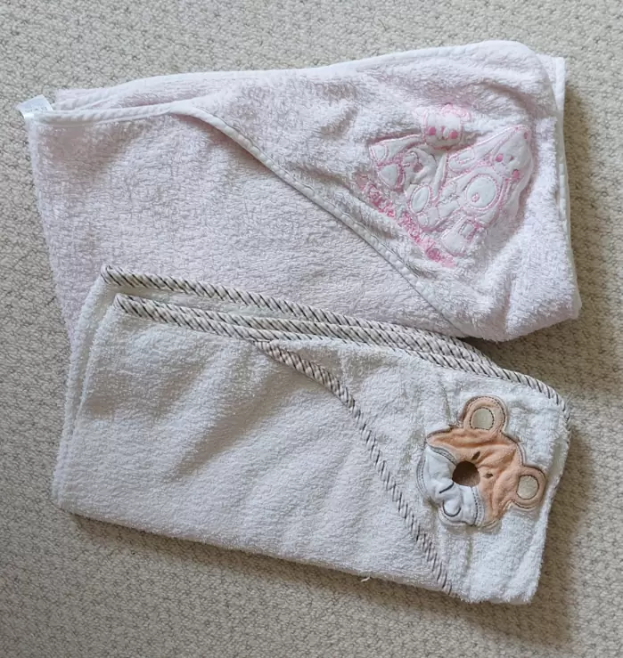£1.00 2 x Cuddle 'n' Dry Baby Towels