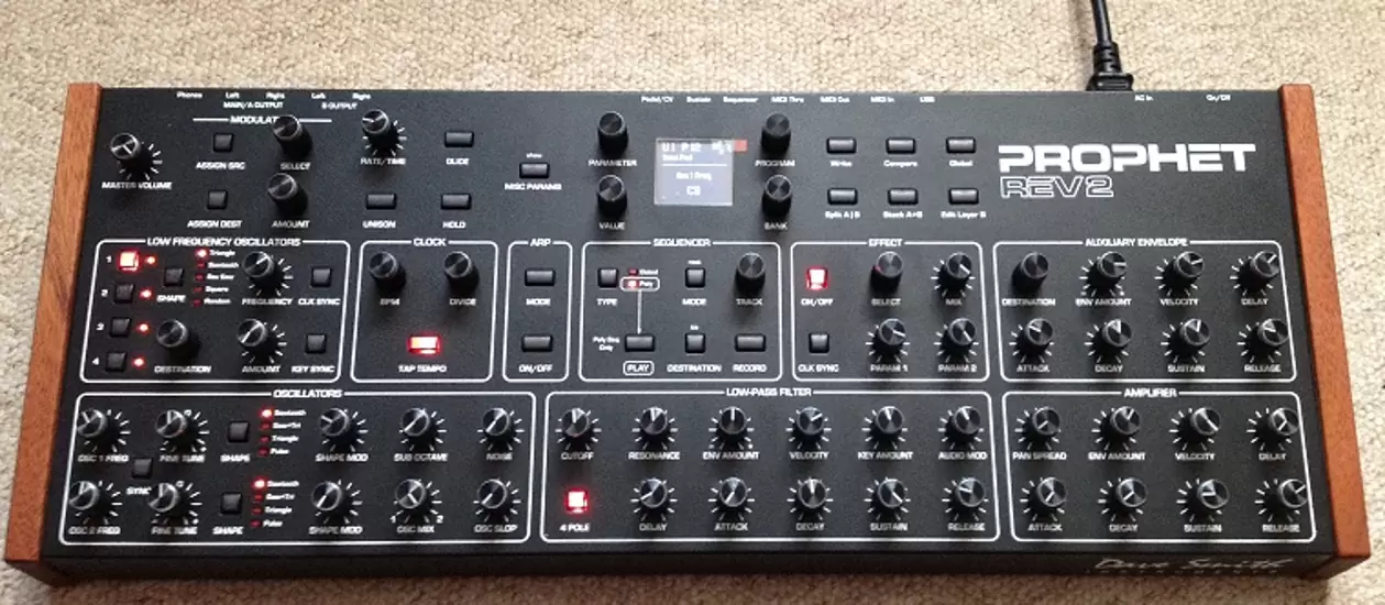 £1,075.00 Dave Smith REV2 Desktop 8-Voice Analogue Synth = Mint Condition, Fully Boxed