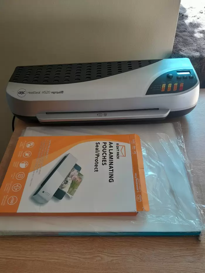 £35.00 A3 Laminator and loads of A4 and A3 pouches