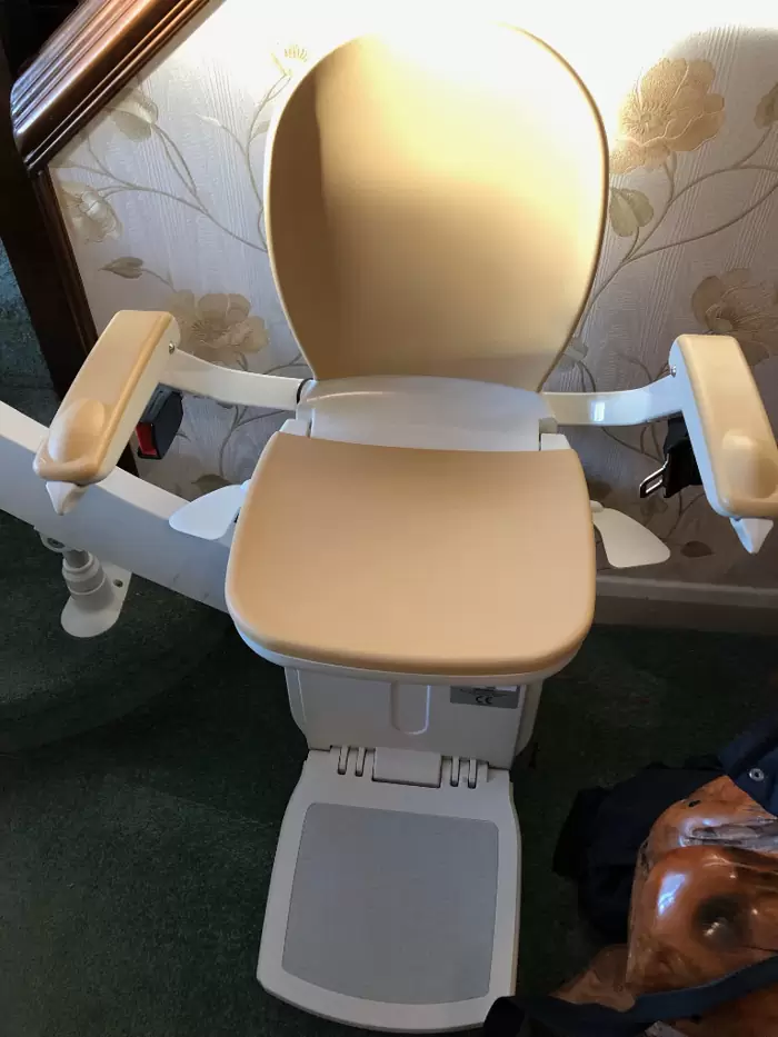 £2,000.00 Curved Acorn Stairlift | in Whitstable, Kent