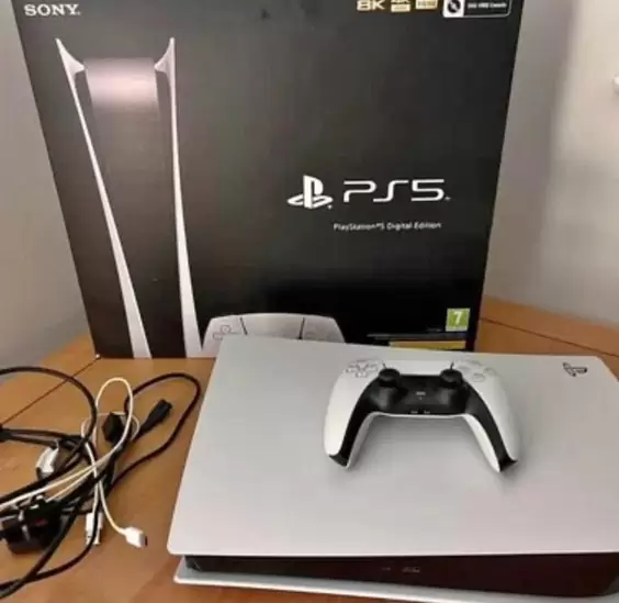 £240.00 Sony ps5 white | in Crawley Down, West Sussex