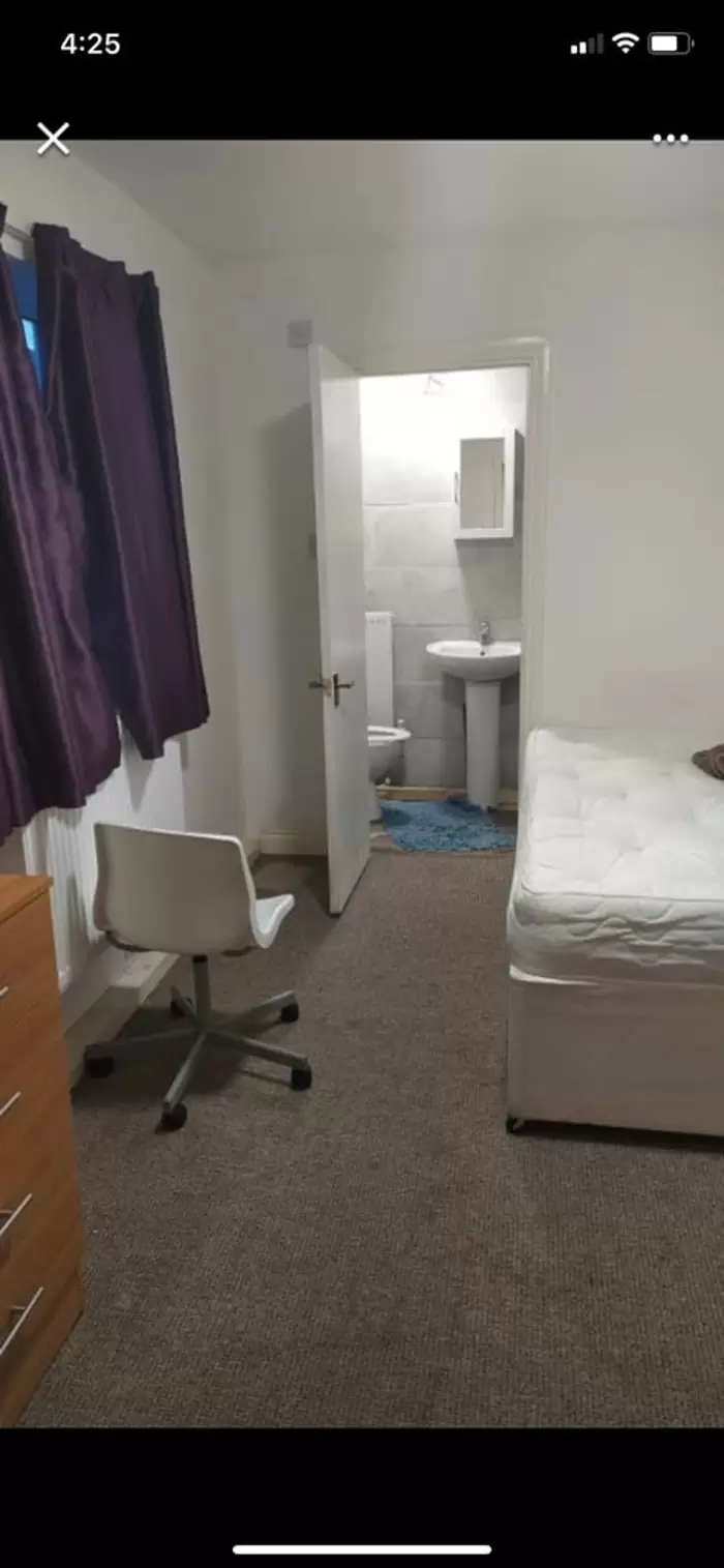 £400.00pm Ensuit room,close to The University Of Teesside, bills *wifi incl.