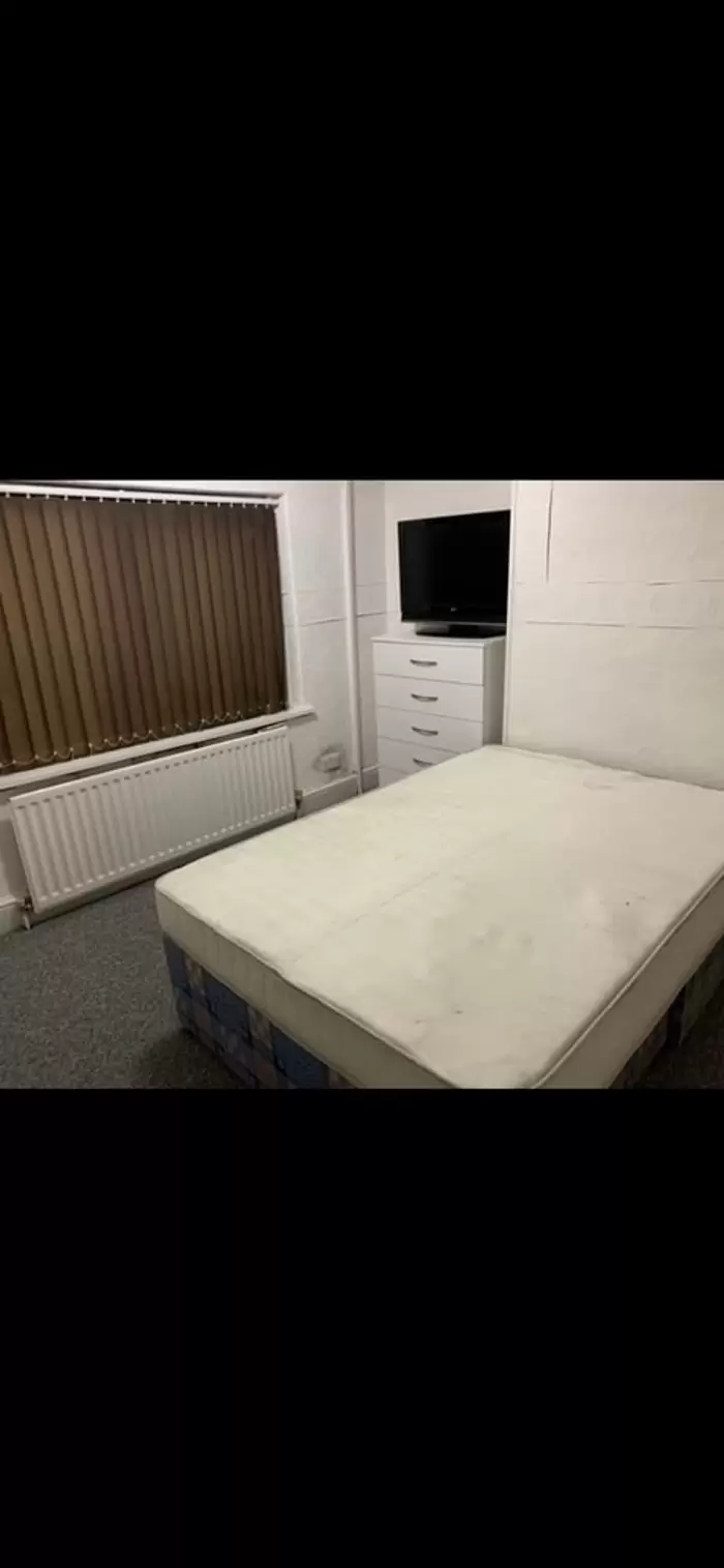 £600.00pm Spacious room in Hall Green,good for City, Shirley,Airport,bills inc
